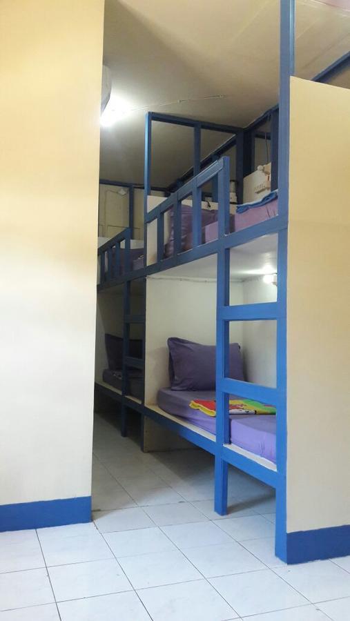Centro Hostel Лабуан Баджо Екстериор снимка
